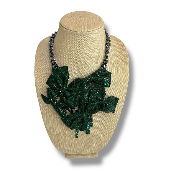 NEW Betsey Johnson Pave Bow Necklace Green Glitter Bows Dangle Choker Statement - Picture 1 of 12
